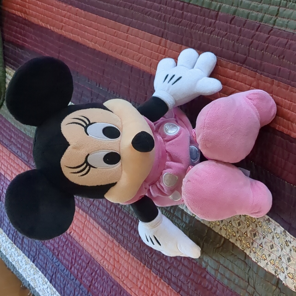 DISNEY STORE* Minnie Mouse Plush Stuffed Figure 18" tall.